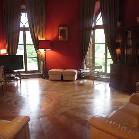 Chateau De Vauloge