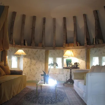 Chateau De Vauloge 4*