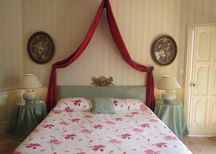 Chateau De Vauloge Ferce-sur-Sarthe