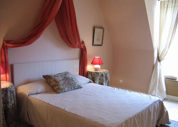 Chateau De Vauloge Bed & Breakfast 4*