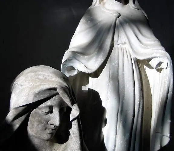 Château De Vaulogé Bed & Breakfast 4*